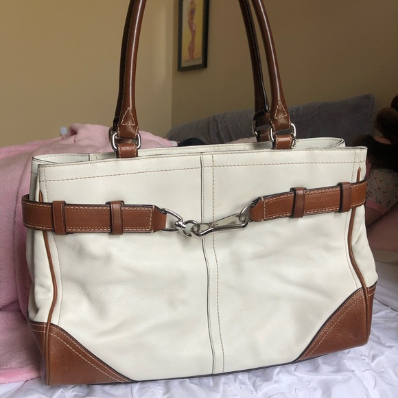 AUTH. *VINTAGE* Coach Hampton Purse - Picture 1 of 5